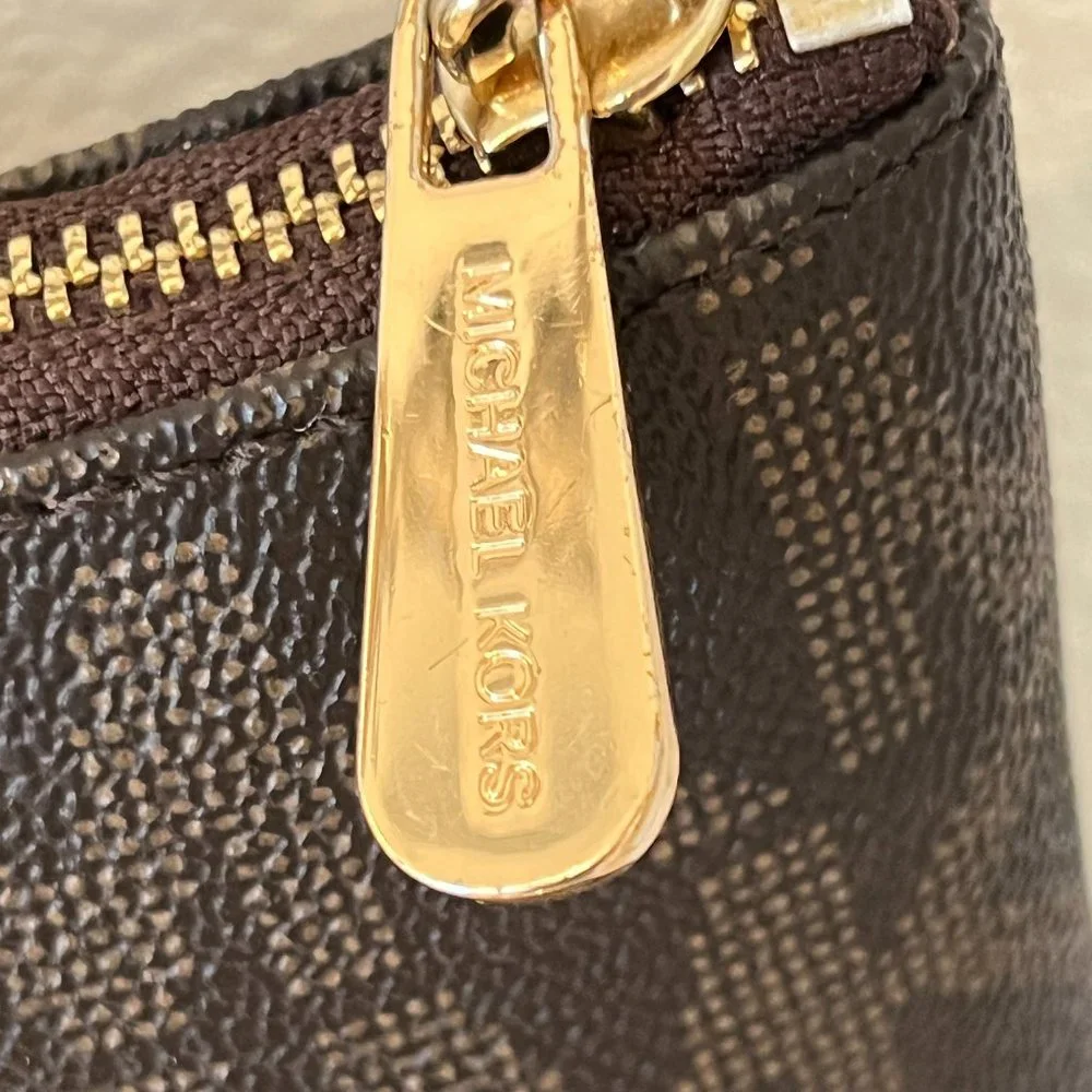 Michael Kors MK Signature and authentic  Shoulder Tote Bag - Picture 9 of 16